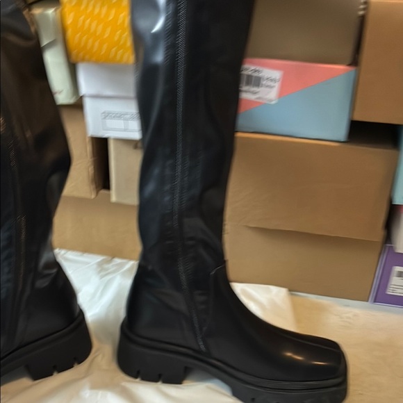 Vivianly Black Heeled Boots - Picture 6 of 9